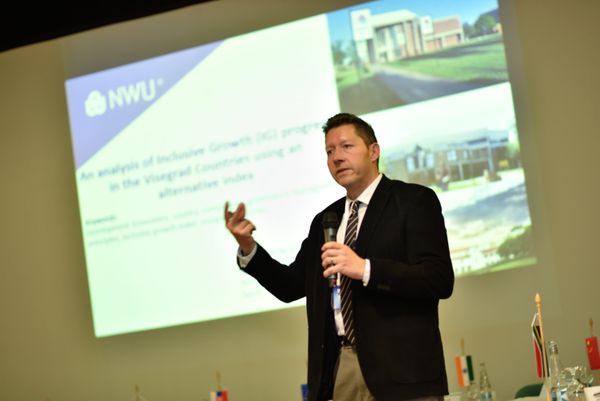 MANAŽMENT 2018:  Manažment a svet v pohybe, výzvy, príležitosti a hrozby
