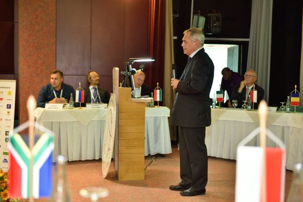MANAŽMENT 2018:  Manažment a svet v pohybe, výzvy, príležitosti a hrozby